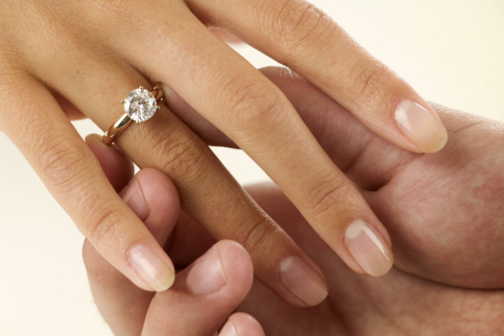Engagement-Ceremony-Diamond-Ring-HD-Wallpaper-05806. 
