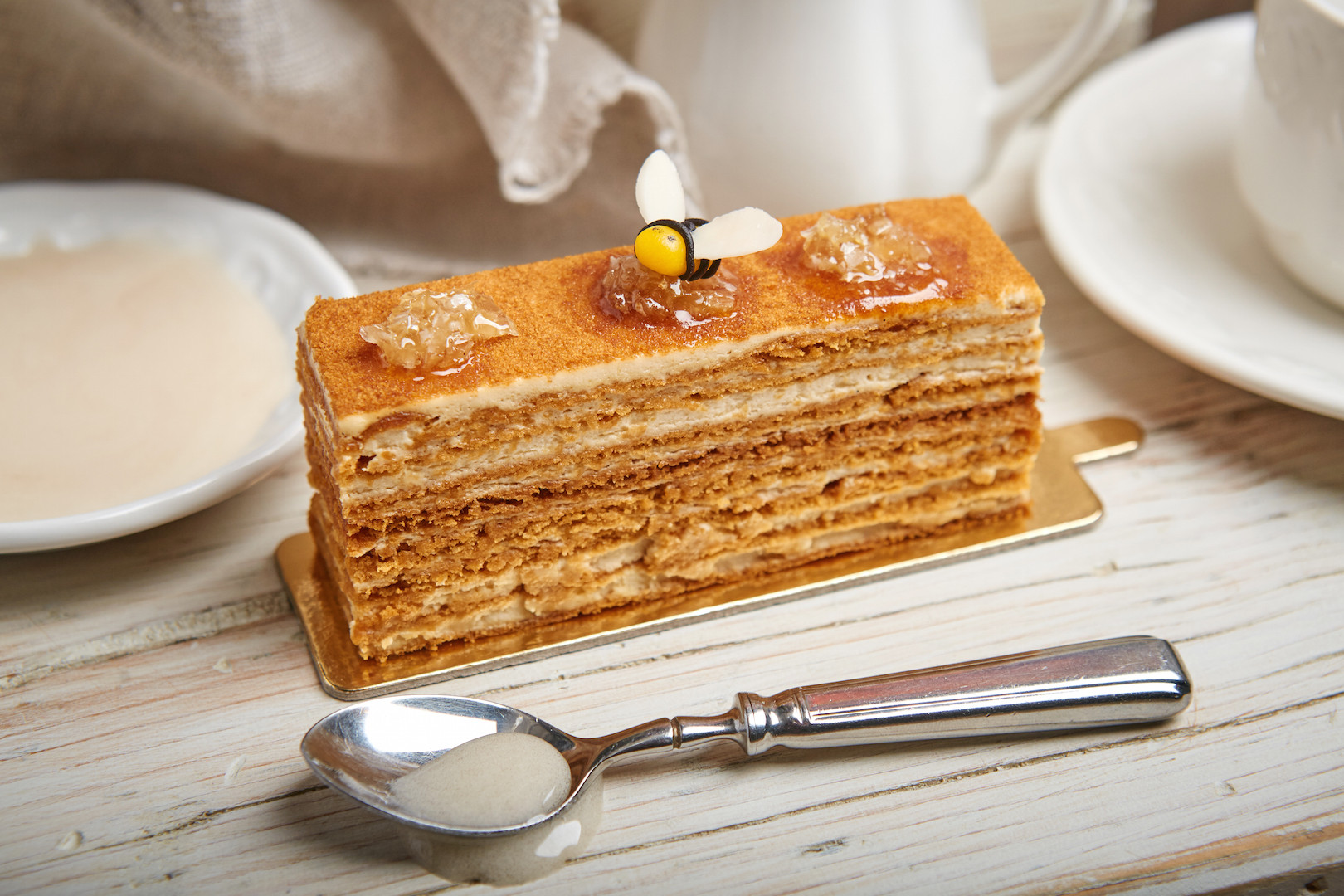Рецепт медовика с маслом