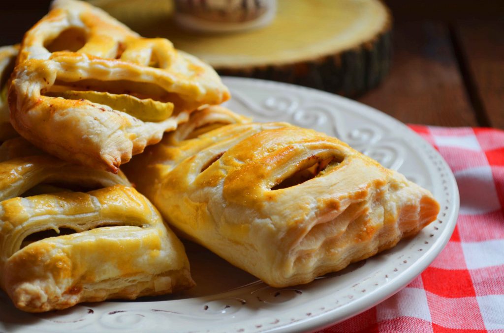 Слойки из слоеного теста 13 рецептов с начинками и без
