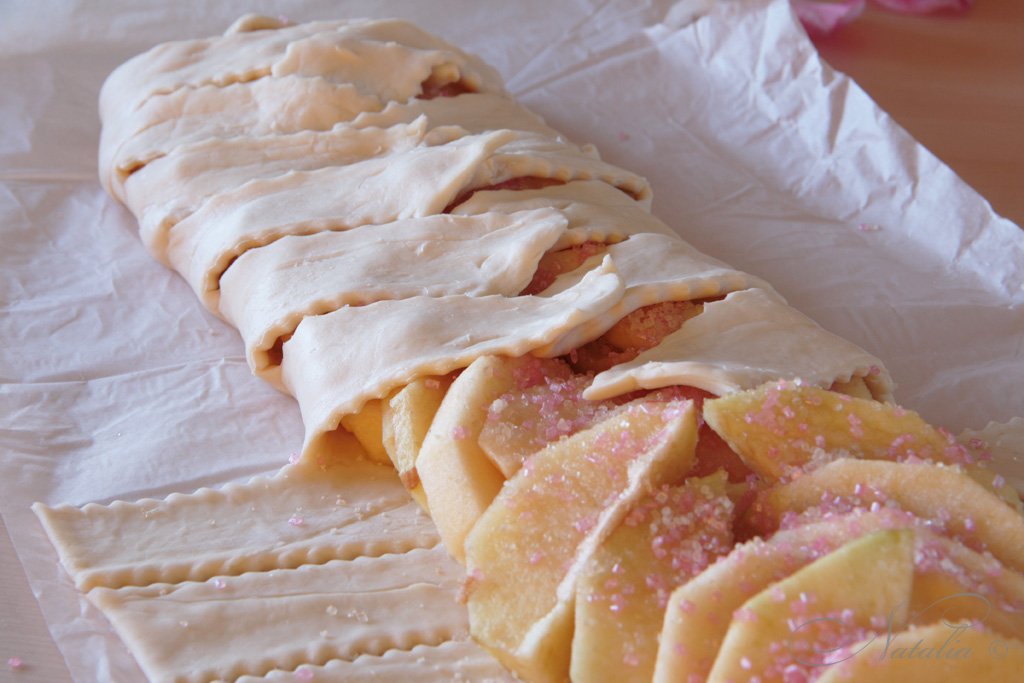 Дрожжевое слоеное тесто рецепты с начинками пошагово фото