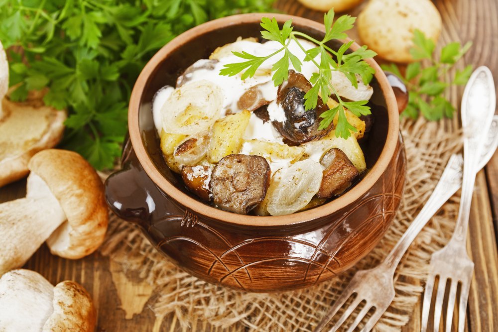 Картошка с грибами в горшочке в духовке рецепт с фото пошагово в