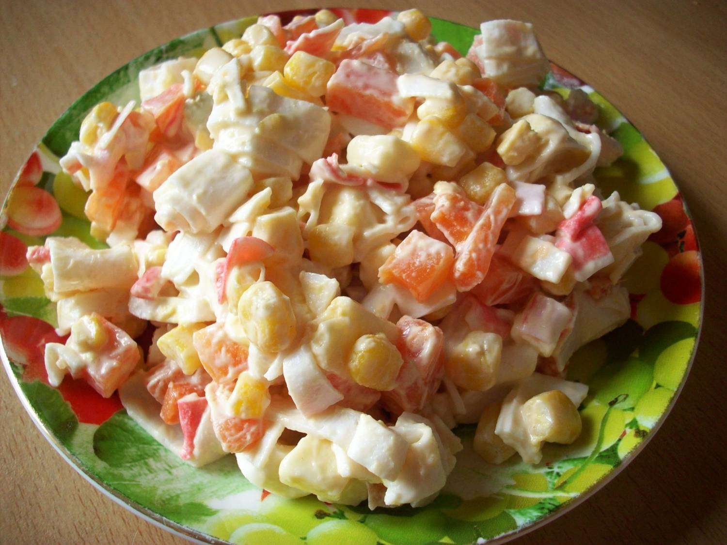 Салат с крабовыми палочками и помидорами 7 вкусных