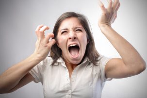 Подмор пчелиный: лечебные свойства для женщин, как принимать для суставов?