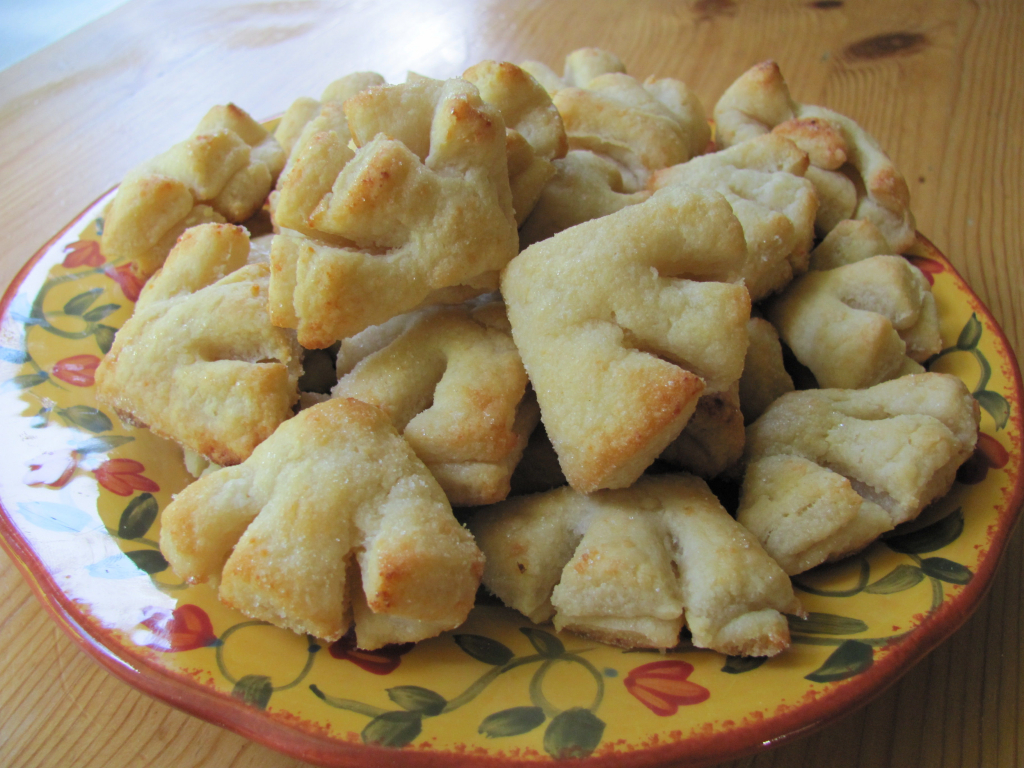 Печенье из творога гусиные лапки с сахаром рецепт с фото