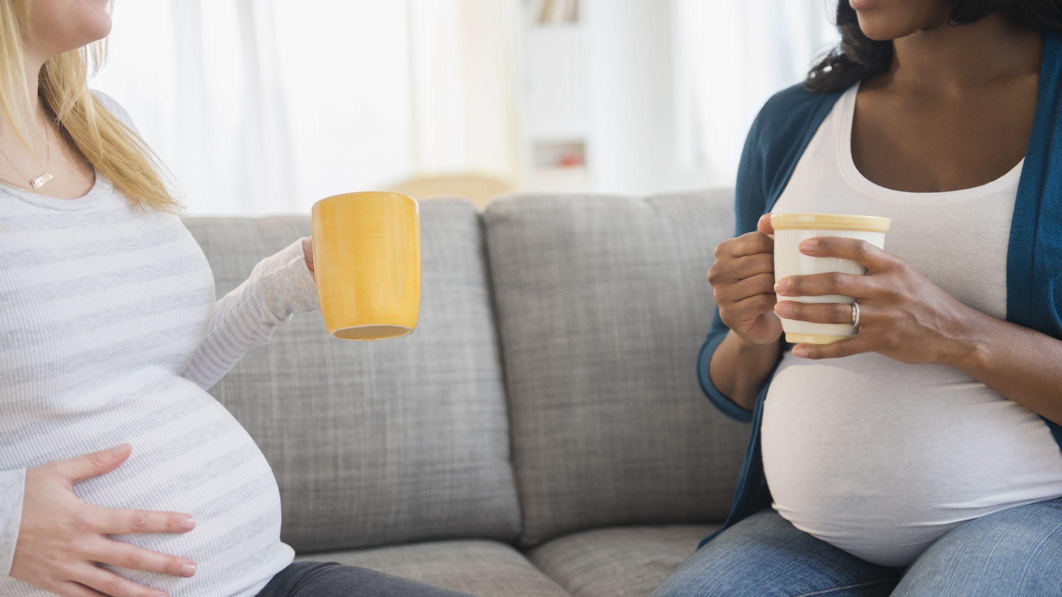 Что пьют беременные на ранних сроках. Кофе пить беременным. Чай для беременности.