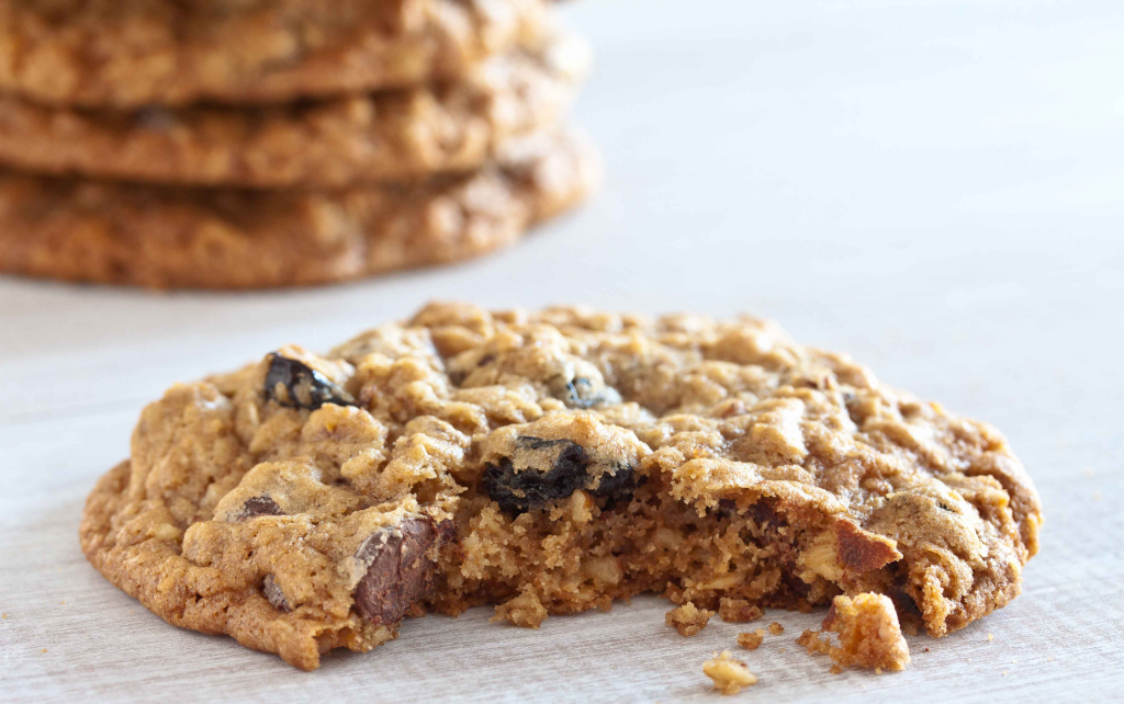 Печенье из геркулеса рецепты. Cherry Pecan Oatmeal Cookies 6 e1406093864800. Печенье из геркулеса рецепты фото. Печенье из геркулеса рецепты-Cherry Pecan Oatmeal Cookies 6 e1406093864800. картинка Печенье из геркулеса рецепты. картинка Cherry Pecan Oatmeal Cookies 6 e1406093864800. Яйца взбить с сахаром и добавить размягченное сливочное масло.