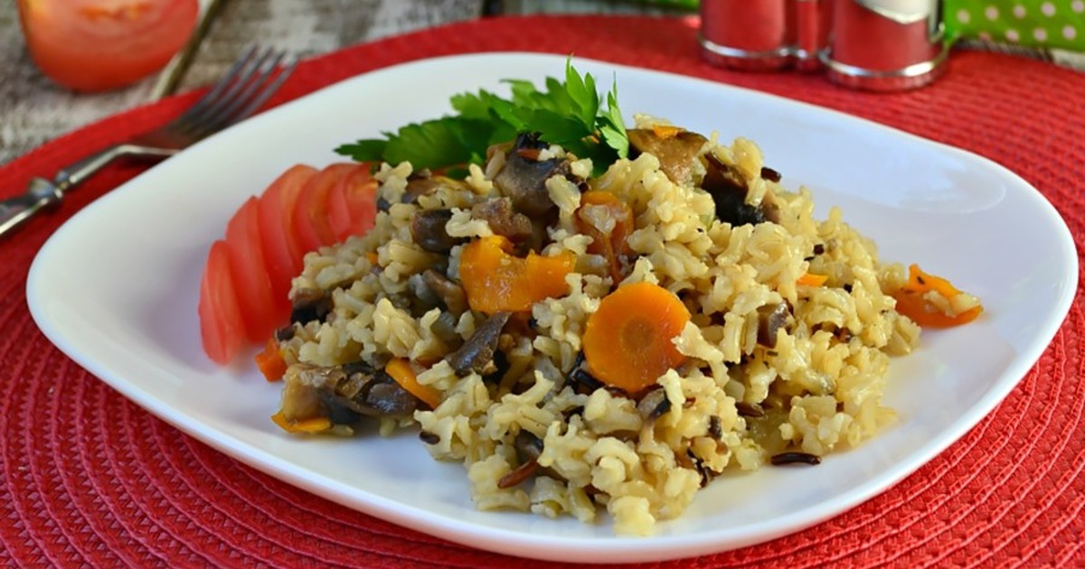 Рис с шампиньонами рецепт на сковороде с фото пошагово