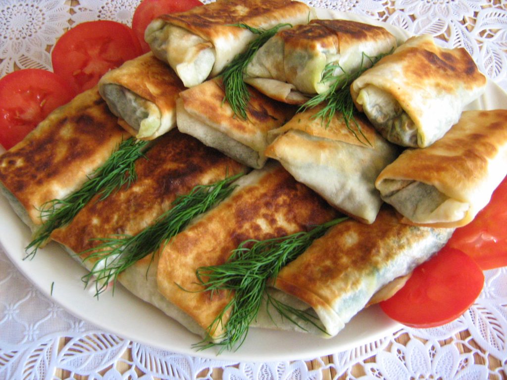 Пикантные капустные конвертики