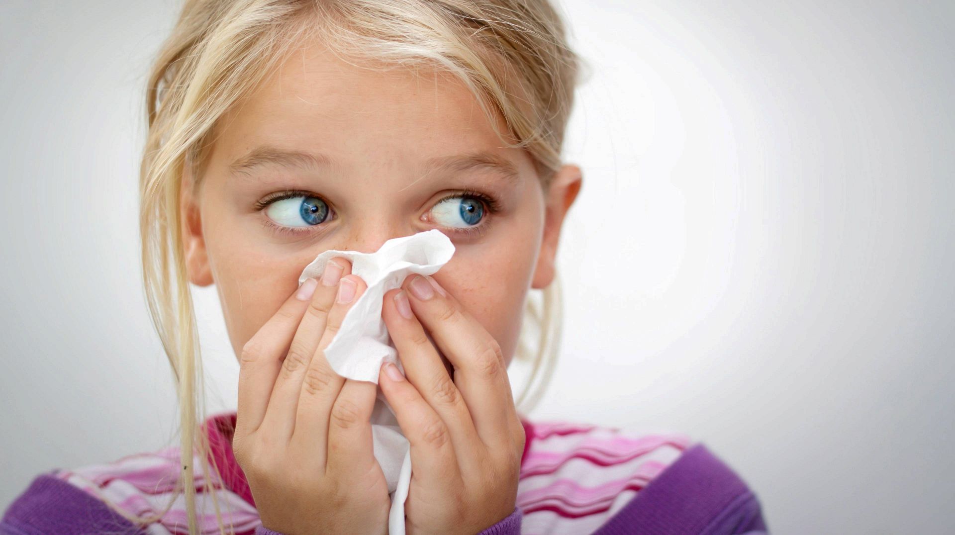 Заложенность носа при орви. Насморк у ребенка. Аллергический ринит у детей педиатрия.