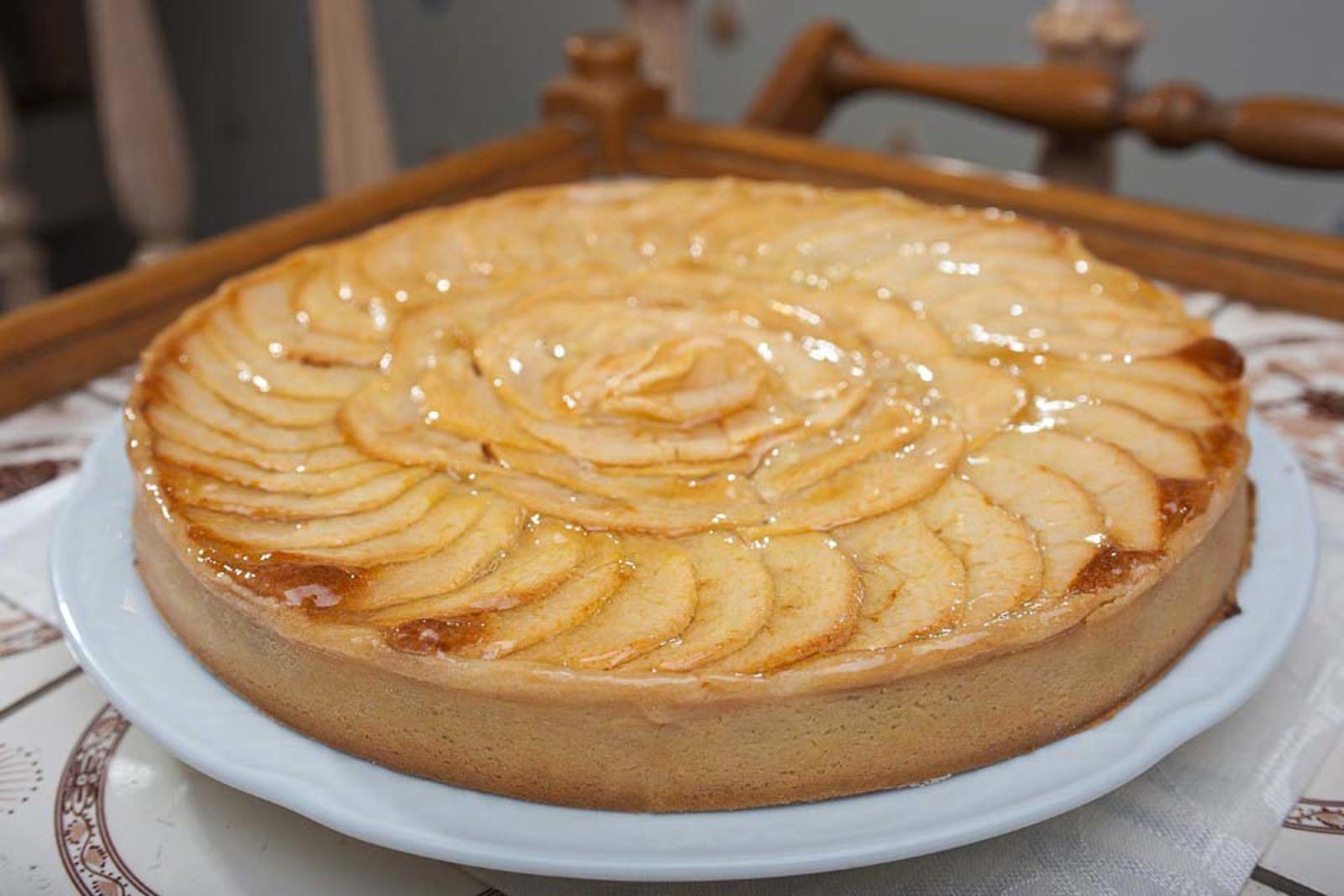 Рецепт домашнего пирога с яблоком