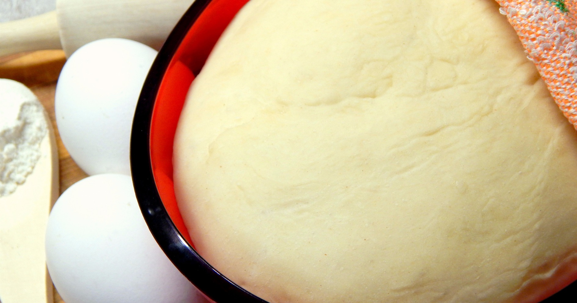 Воздушное тесто Ингредиенты. Воздушное тесто для пирожков. Тесто квашеное сдобное. Молоко в тесто.