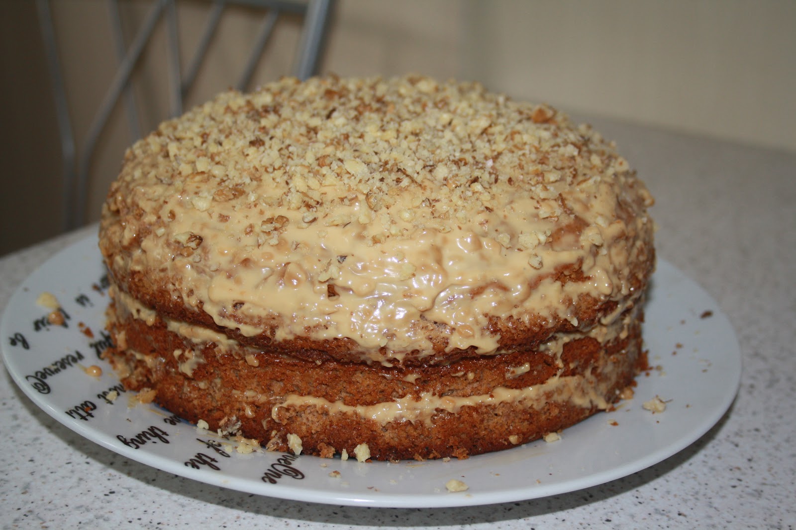 Ореховый торт с творожным кремом