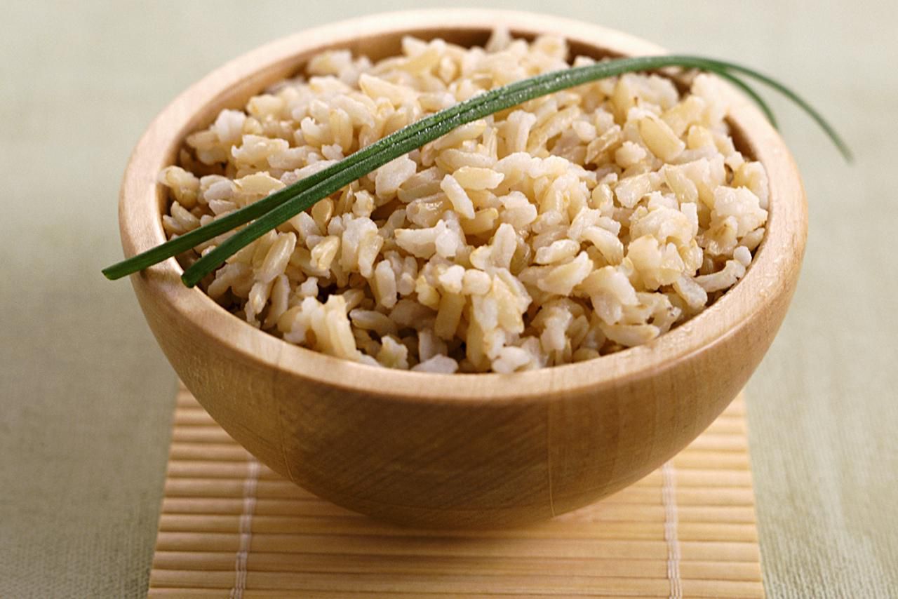 Вареном виде. Бурый рис отварной. Рис нешлифованный отварной. Benefits of Rice.