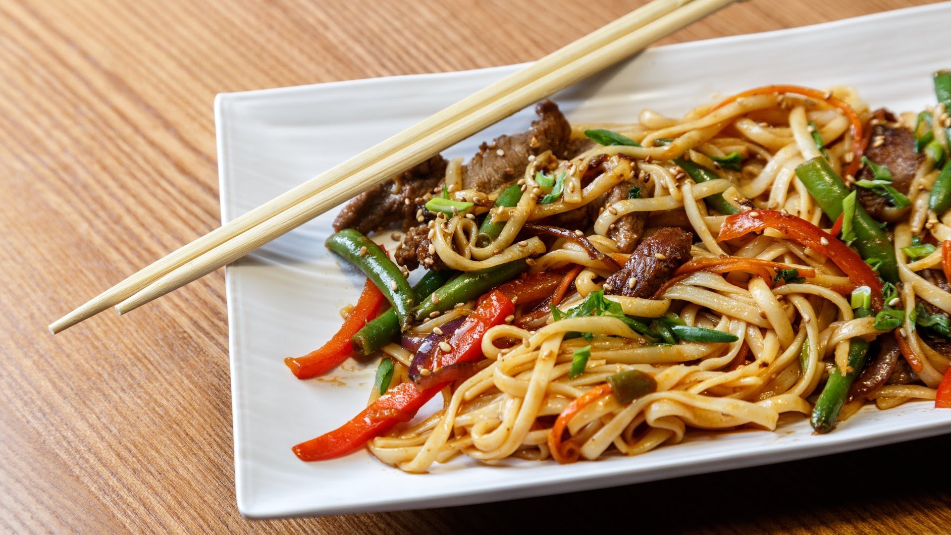 Как сделать домашнюю лапшу – семь вкусных рецептов