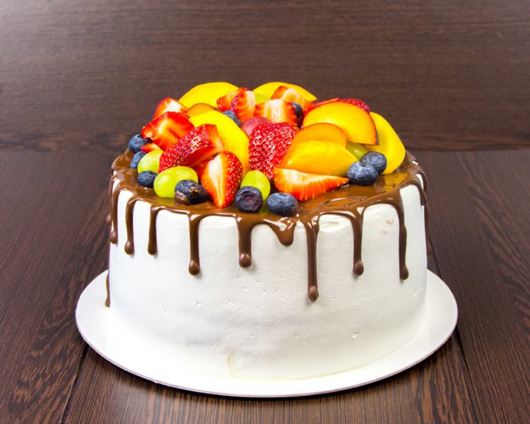 Как украсить торт фруктами в домашних условиях фото пошагово