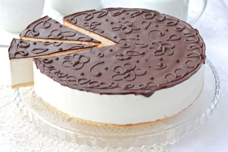 Торт Птичье молоко с лимоном и манкой — 5 пошаговых рецептов