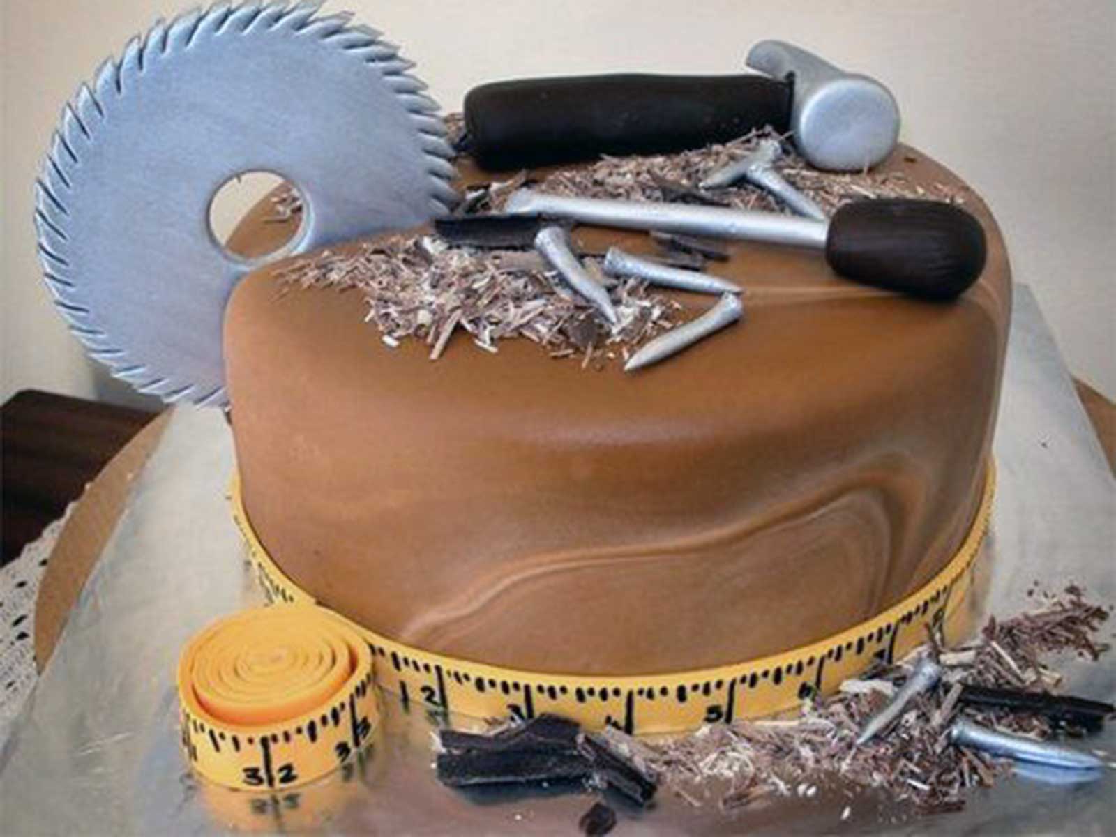 Красивый торт мужу. Мужской торт. Торт с инструментами для мужчины. Оригинальный мужской торт. Декор торта для мужчины.