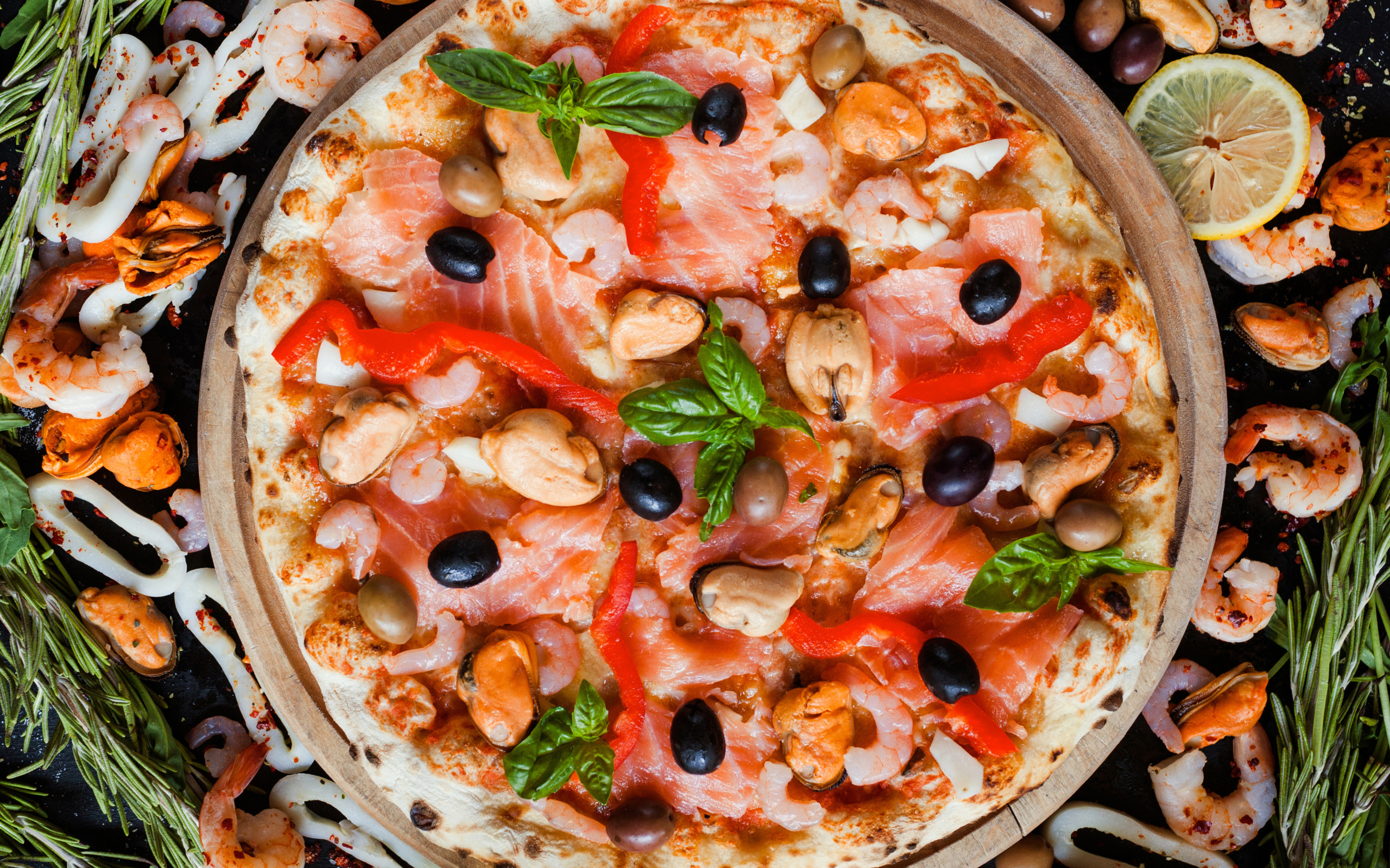 Пицца с морепродуктами (Seafood pizza)