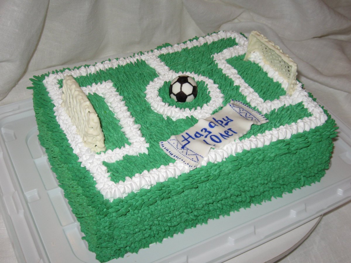 Торт для мальчика 10 лет фото. Торт для мальчика. Торт футбольное поле. Торт для мальчика из крема. Торт кремовый футбольное поле.