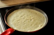 Блины на сыворотке тонкие с дырочками – 6 рецептов