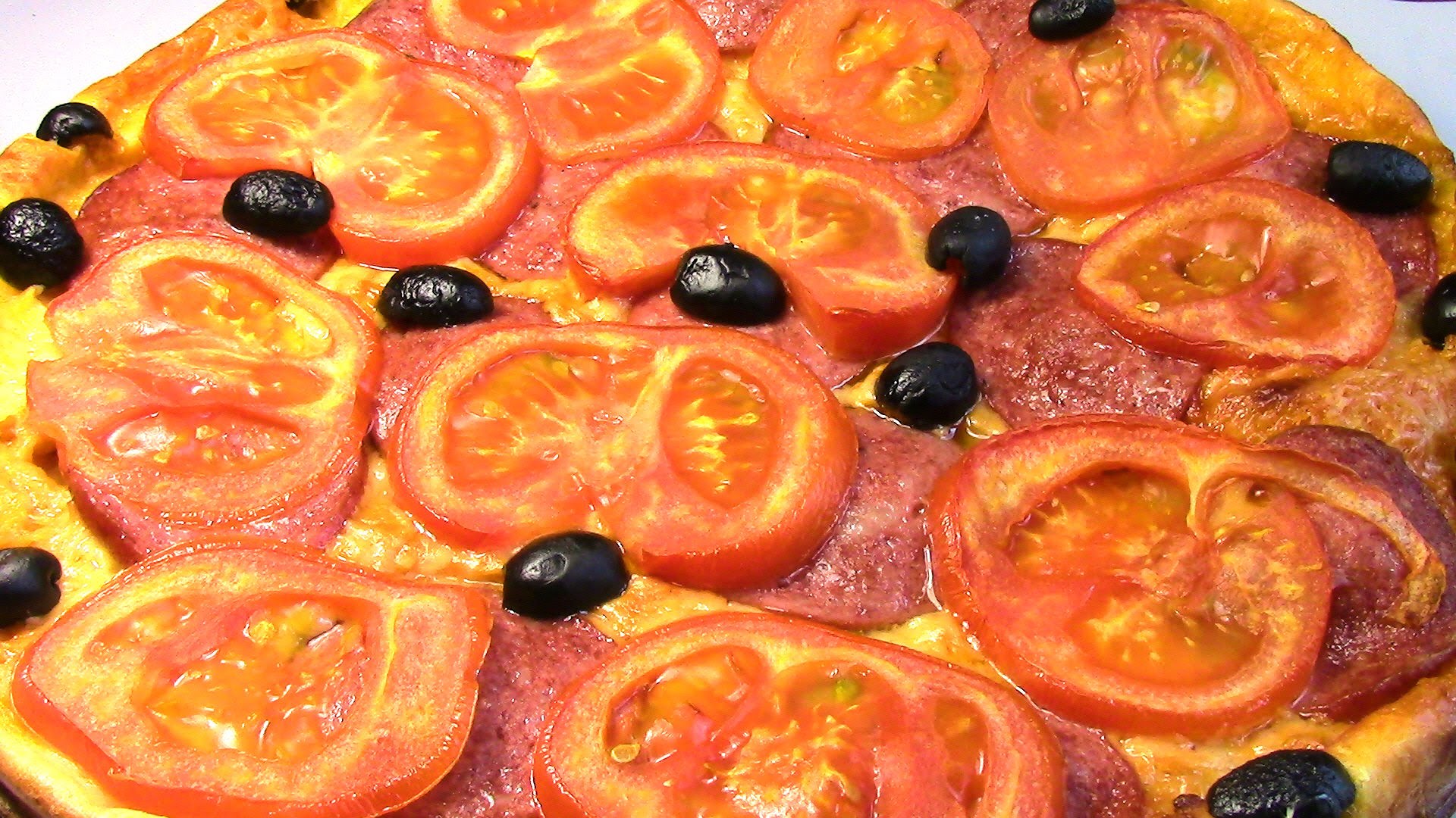 пицца рецепт приготовления с колбасой с сыром помидорами и сыром фото 103