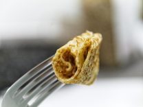 Блины на сыворотке тонкие с дырочками – 6 рецептов