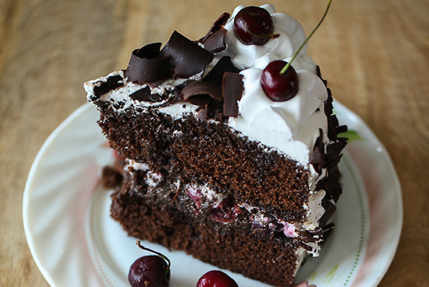 Торт черный лес классический с вишней рецепт. Торт "чёрный лес" (Black Forest Cake). Торт Метрополь шоколадно вишневый. Шварцвальдский вишневый торт. Торт Шварцвальдский лес.