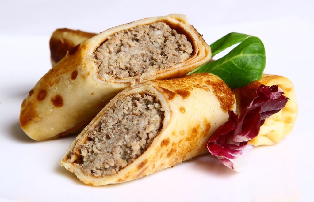 Начинка для блинов из фарша — 13 рецептов вкусной и сочной