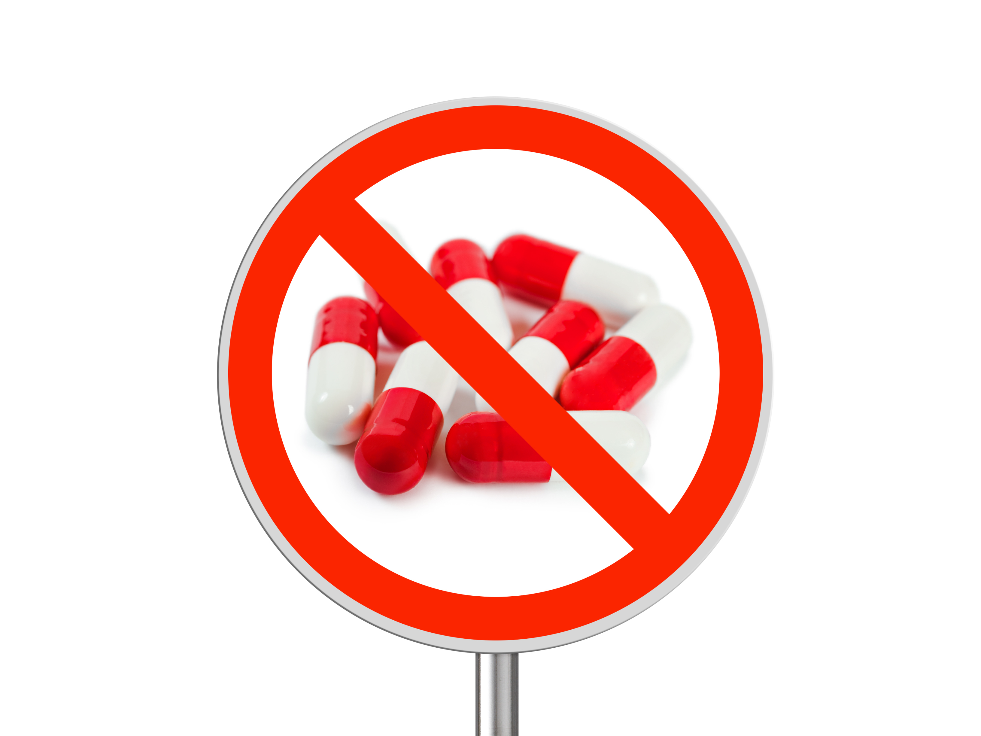 Опасно пить таблетки. Перечеркнутые таблетки. Перечеркнутые антибиотики. Запрет на лекарства. Запрещенные таблетки.