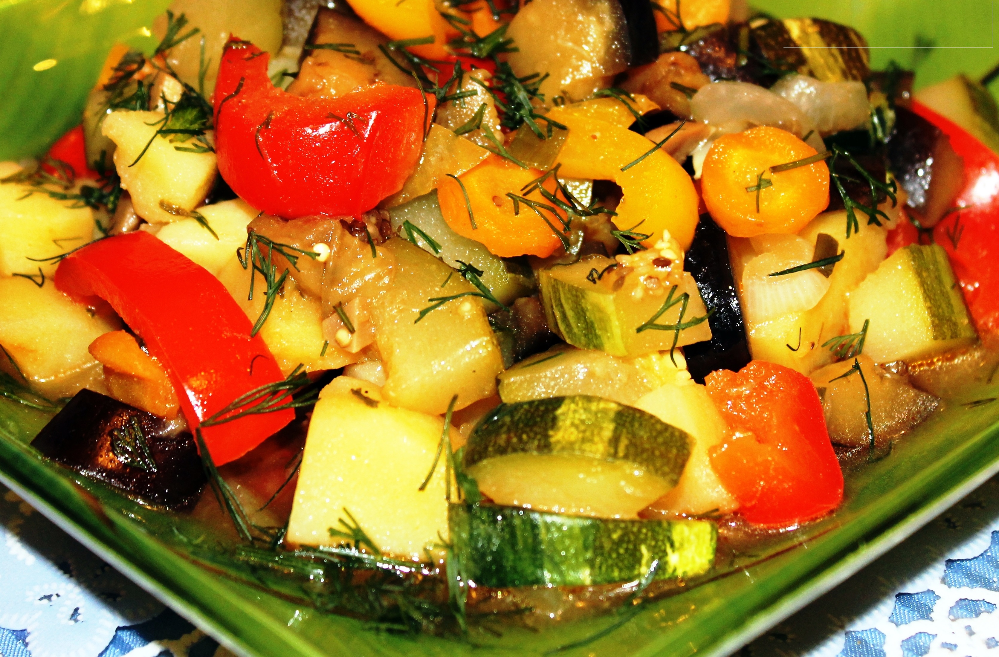 Как вкусно сделать овощи. Овощное сатэ. Соте. Соте из цукини и баклажанов. Соте из овощей с баклажанами и кабачками.
