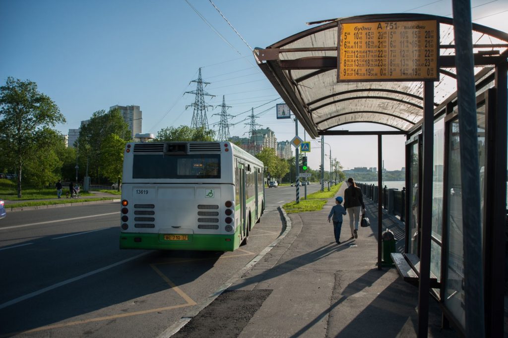 К чему снится выйти из автобуса на остановке