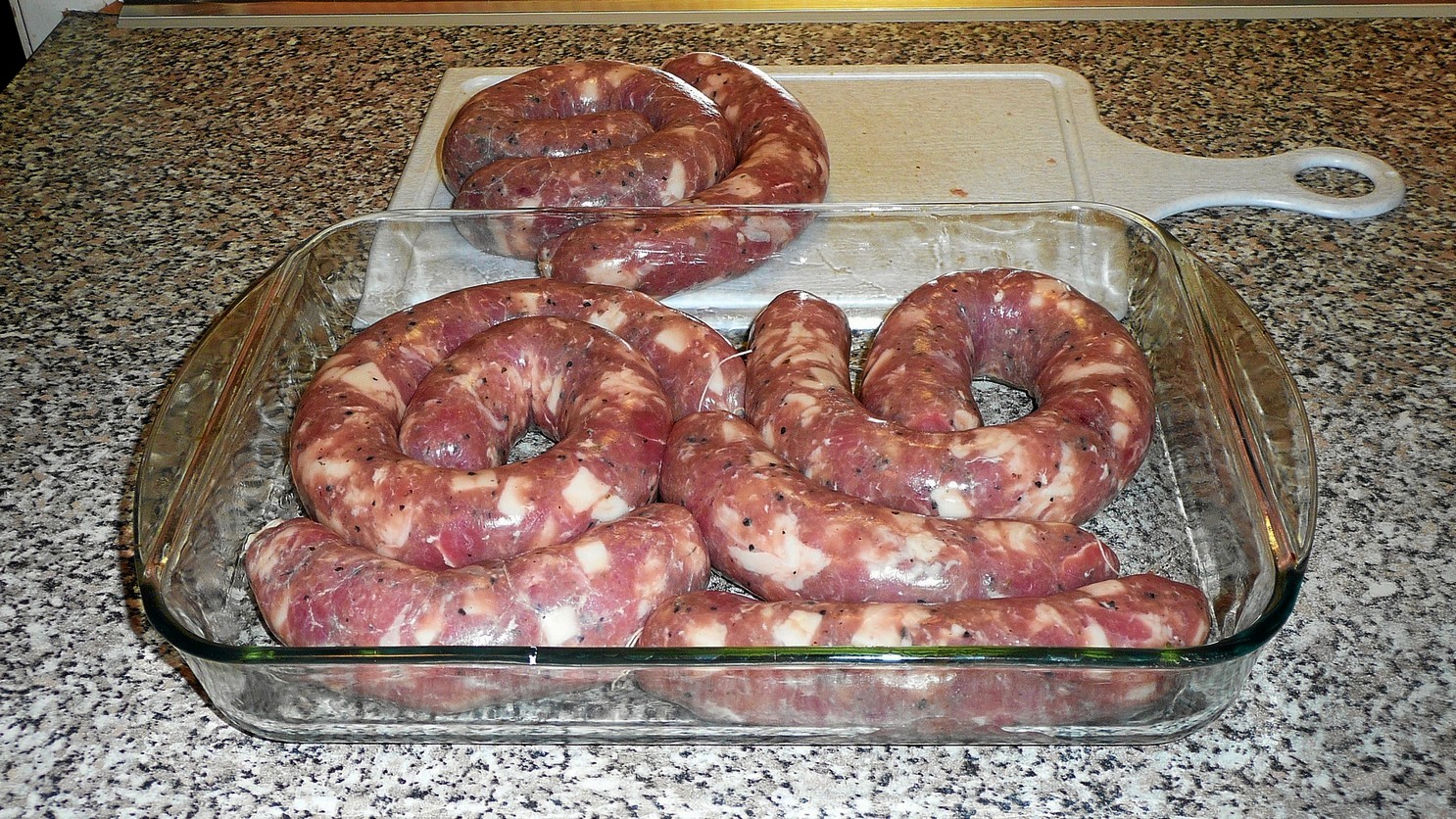 Домашняя колбаса из свинины в кишках в домашних условиях рубленная рецепт с фото пошаговый