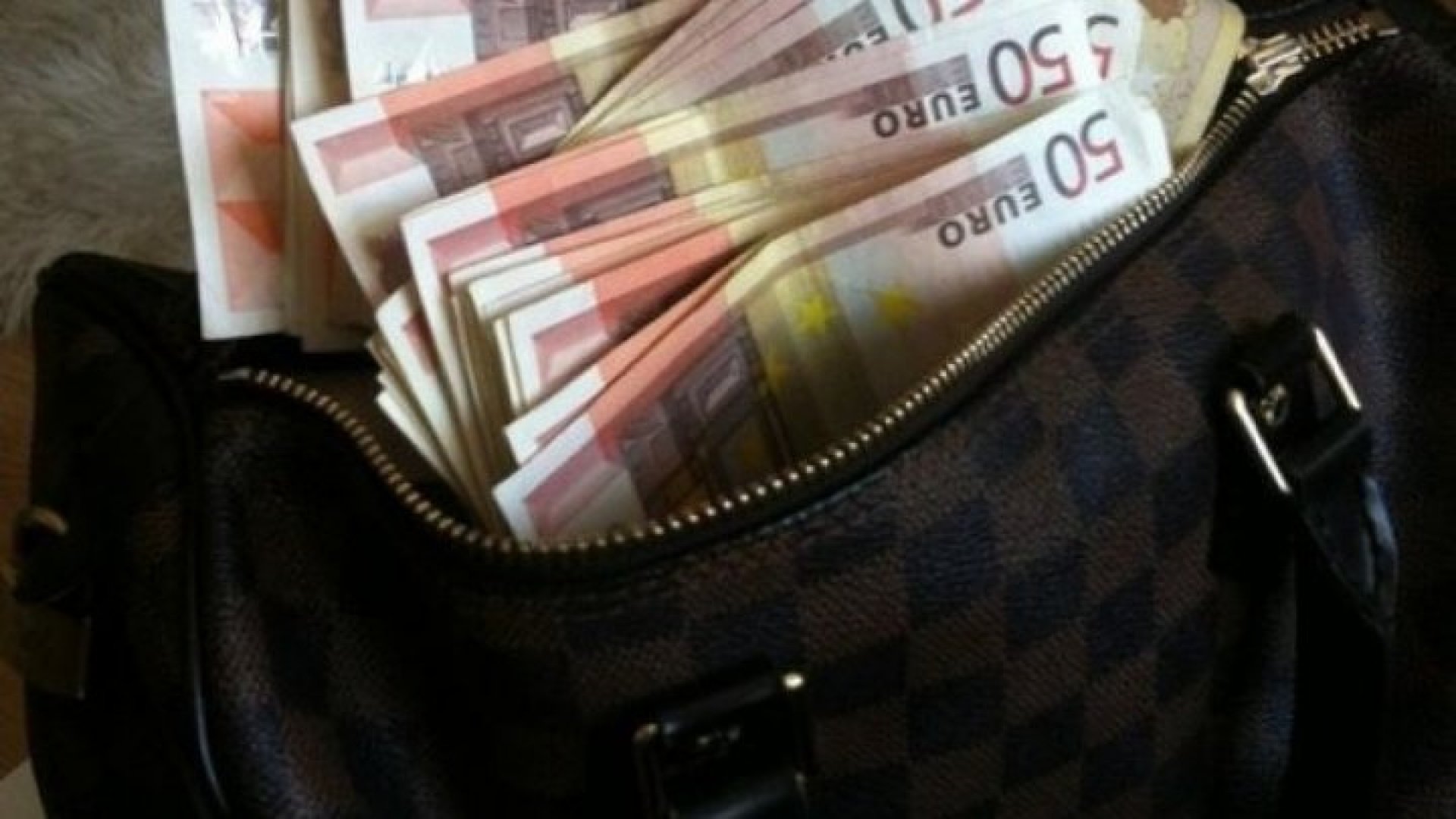 Евро в сумке