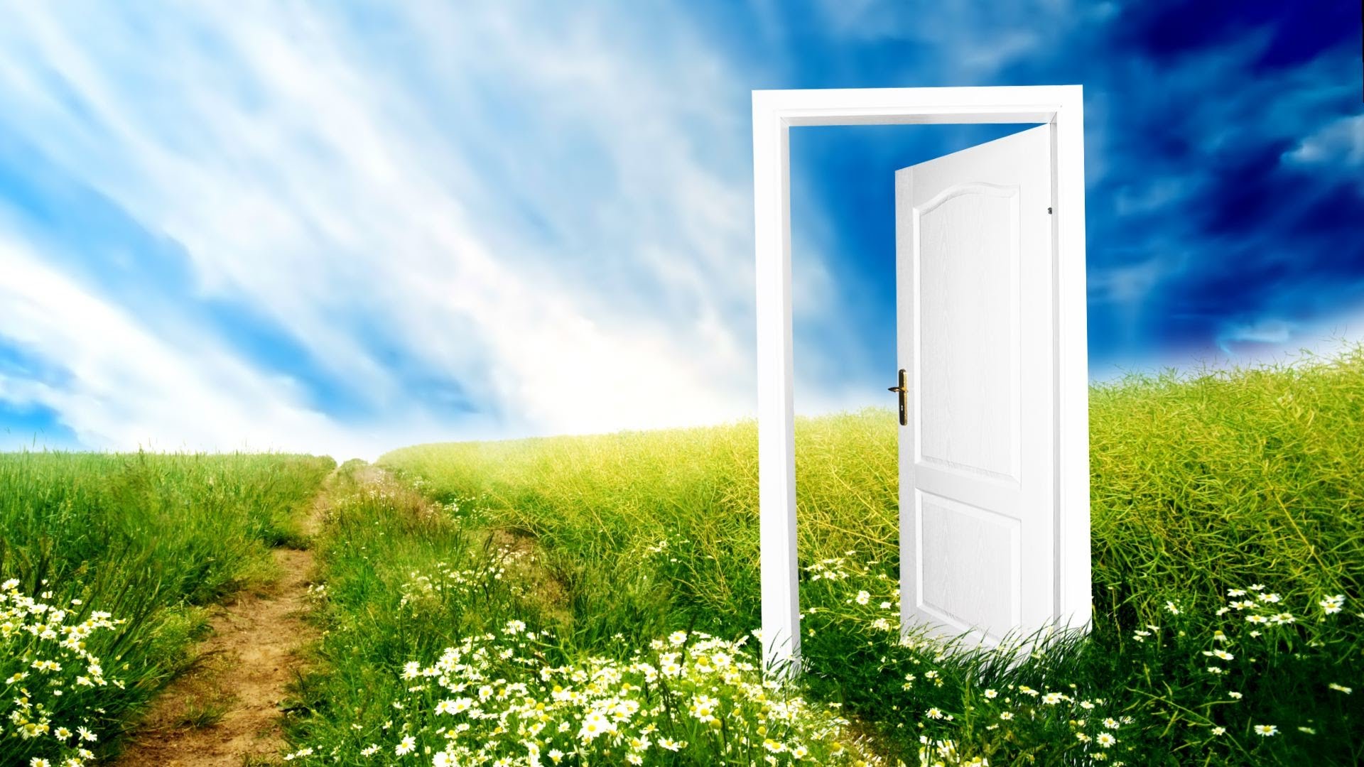 Открывайся счастья дверь. Открытая дверь. Дверь в лето. Дверь в природу. Открытая дверь в природу.
