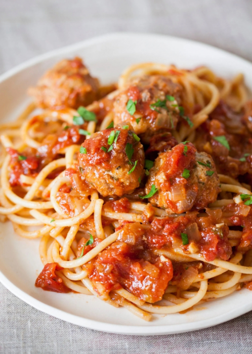 спагетти с тефтелями
